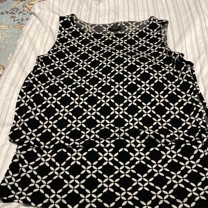 Ann Taylor sleeveless black and white top, size small.